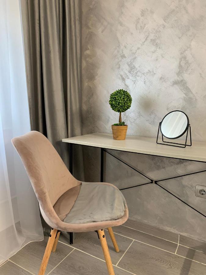 Chic Galati Apartment: Urban Escape المظهر الخارجي الصورة